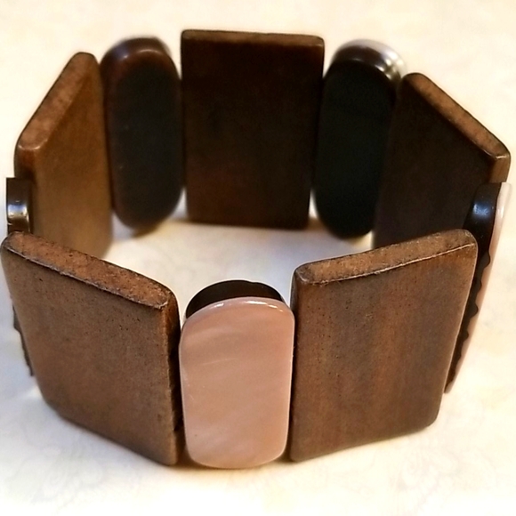 Vintage 1970s Wood and Acrylic Stretch Cuff Bracelet - Picture 8 of 16